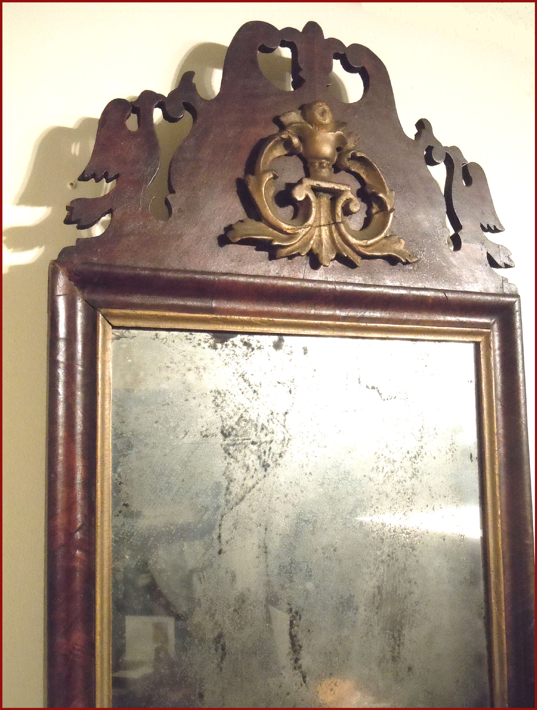 ANTIQUE LOOKING GLASS MIRROR
