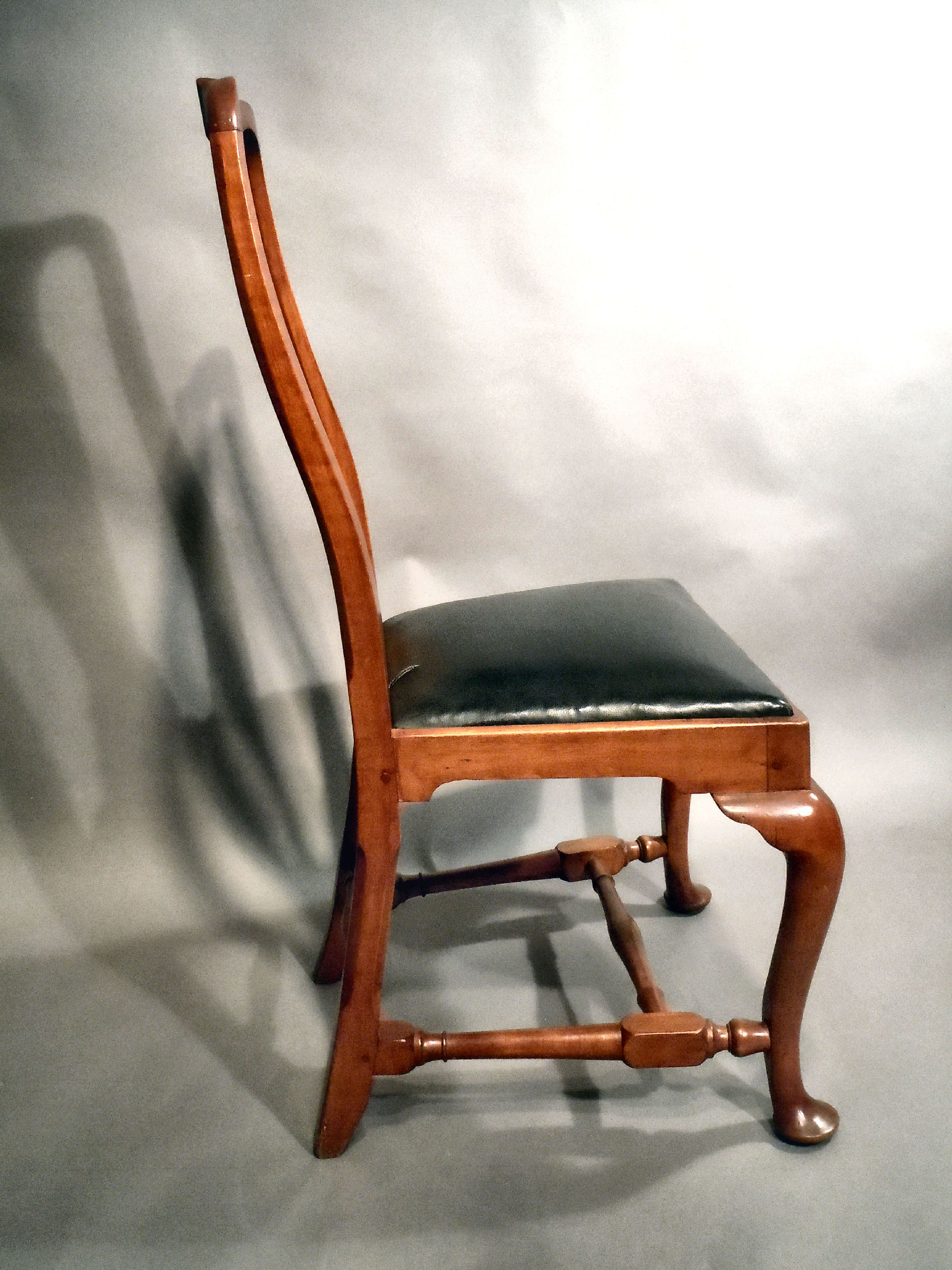 QUEEN ANNE SIDE CHAIR American Antiques